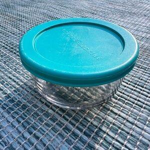 Anchor Hocking Glass Storage Container with Teal Lid (lid has a crack)